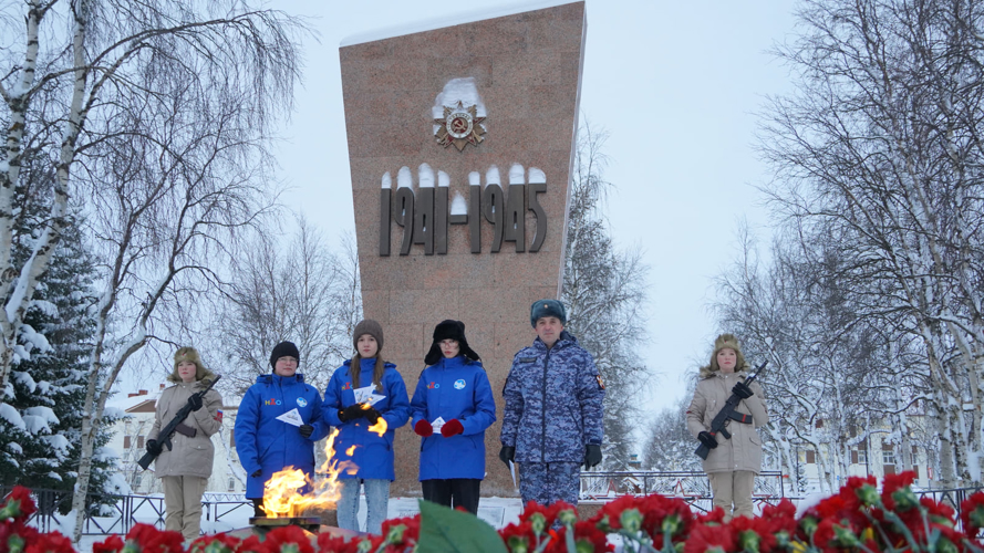 В Нарьян-Маре росгвардейцы почтили память Героев Отечества