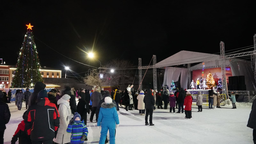В Нарьян-Маре Росгвардия и полиция обеспечили безопасность встречи Нового 2024 года