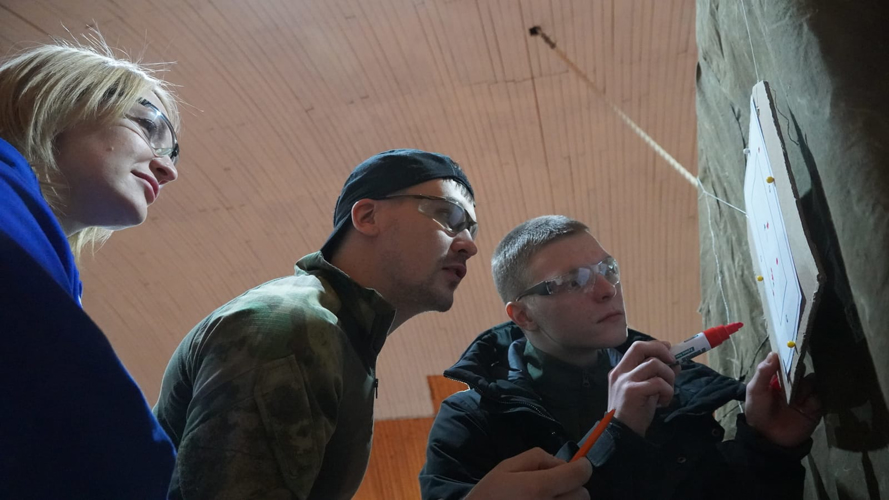 Росгвардейцы выиграли серебряные медали на первом в НАО турнире по практической стрельбе из пистолета