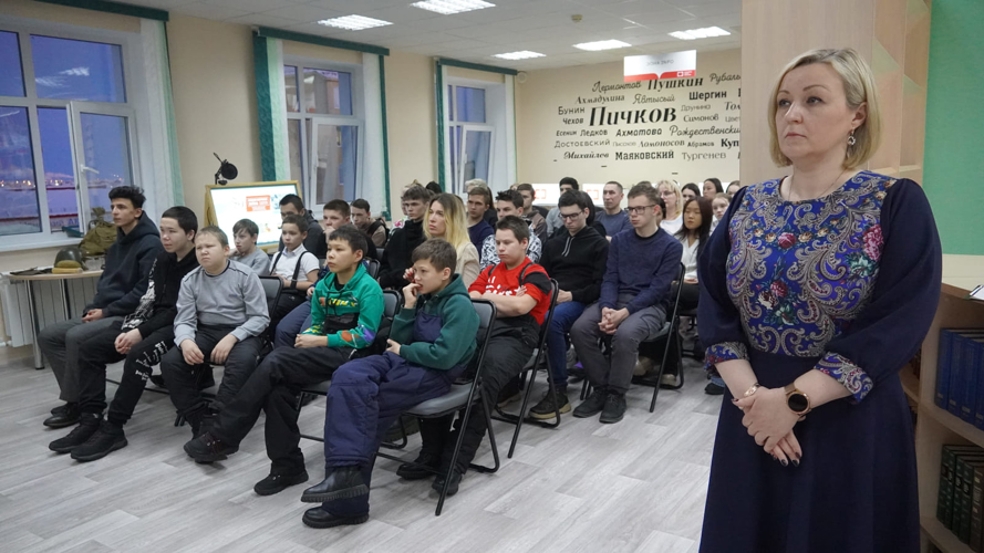 В Ненецком округе росгвардейцы провели военно-патриотические мероприятия для школьников и студентов