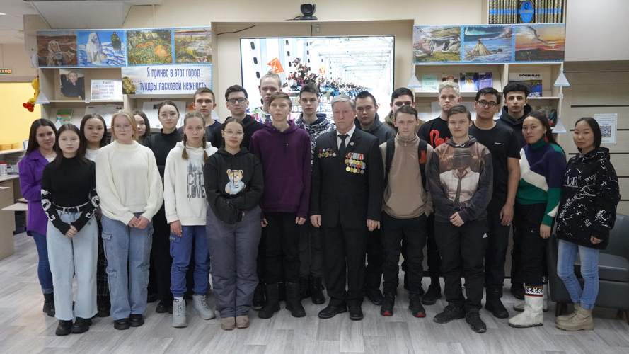 В Ненецком округе росгвардейцы провели военно-патриотические мероприятия для школьников и студентов