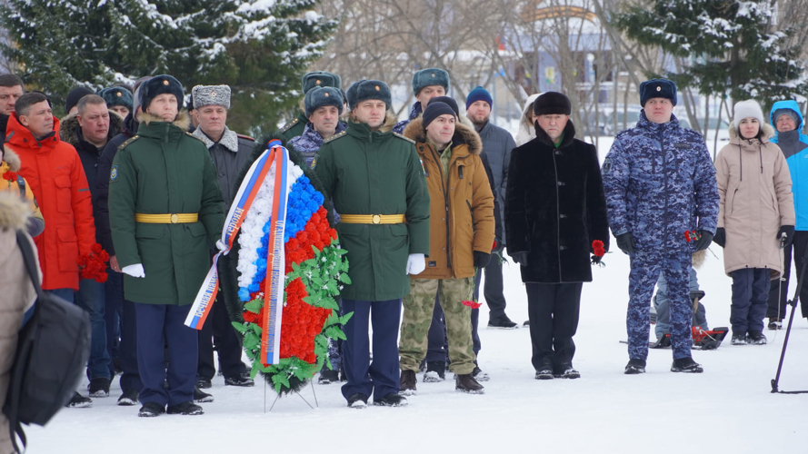 В Нарьян-Маре церемония возложения цветов к Вечному огню завершила «Неделю мужества» Росгвардии