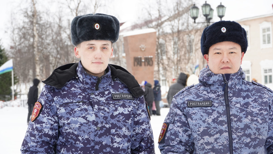 В Нарьян-Маре церемония возложения цветов к Вечному огню завершила «Неделю мужества» Росгвардии