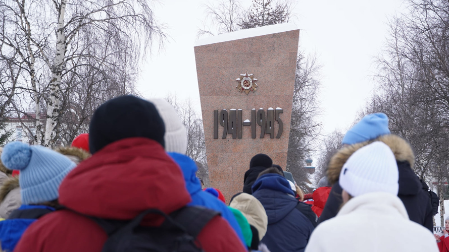 В Нарьян-Маре церемония возложения цветов к Вечному огню завершила «Неделю мужества» Росгвардии
