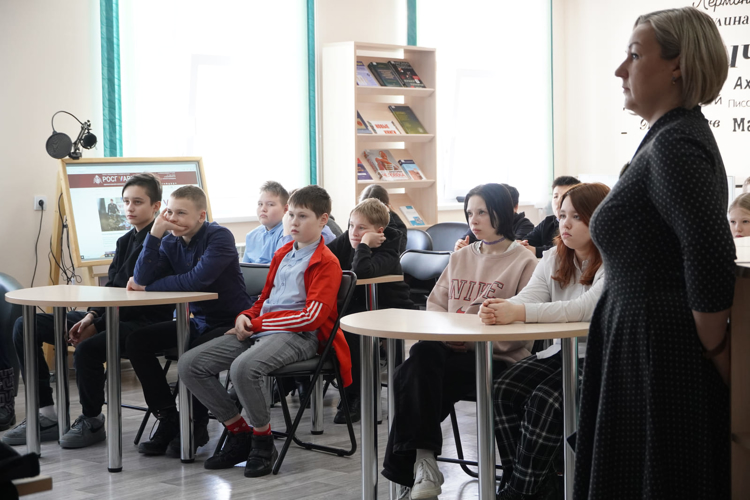 В Нарьян-Маре росгвардейцы провели интерактивные занятия для школьников и студентов