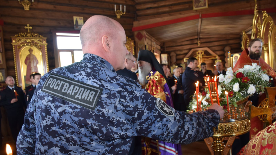 В Ненецком автономном округе росгвардейцы почтили память Георгия Победоносца