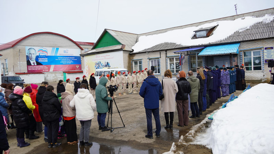 В НАО росгвардейцы почтили память Героя России протоирея Михаила Васильева