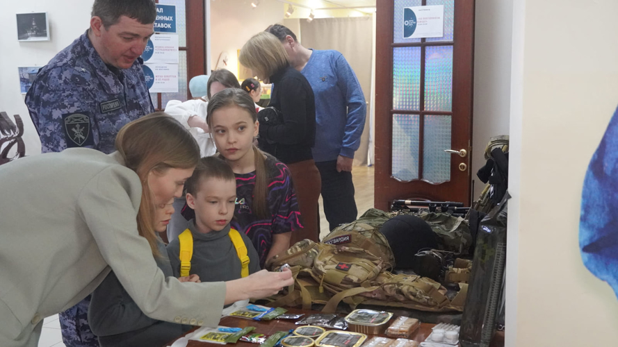 В Нарьян-Маре более тысячи человек посетили интерактивную выставку Росгвардии