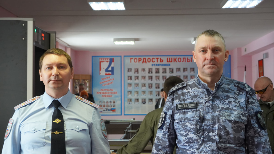 В Ненецком автономном округе росгвардейцы участвуют в обеспечении безопасности выпускных
