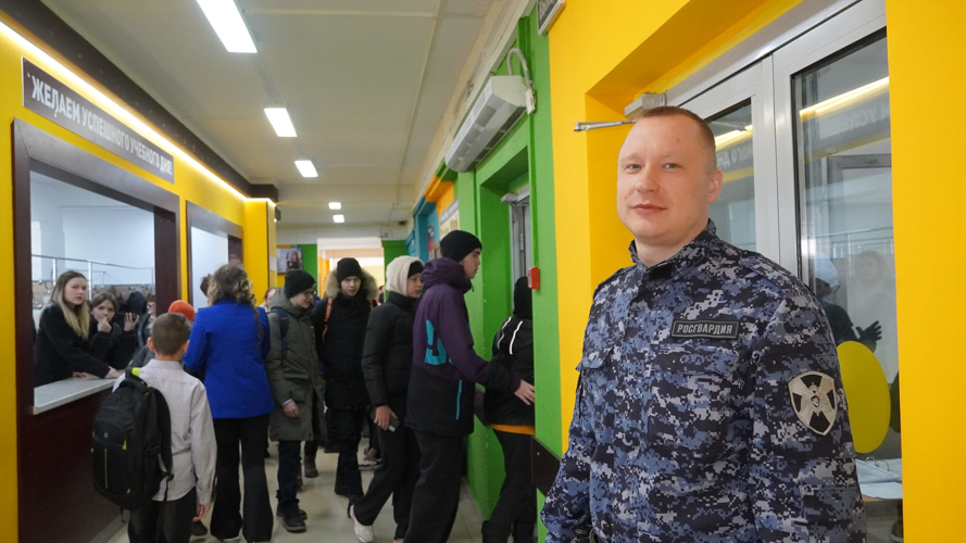 В Ненецком автономном округе росгвардейцы участвуют в обеспечении безопасности выпускных