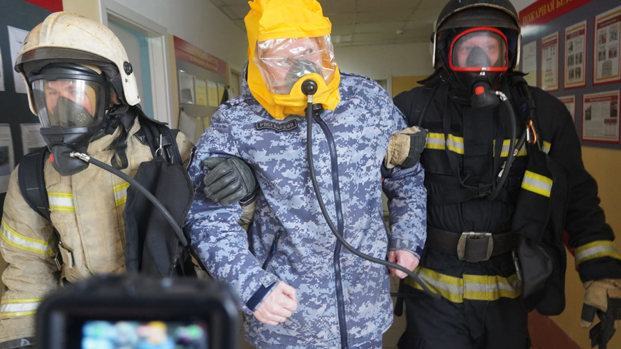 В Ненецком автономном округе провели совместную тренировку Росгвардии и МЧС России по тушению пожара