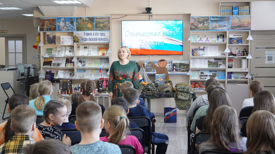 «Каникулы с Росгвардией» для школьников НАО продолжили интерактивные занятия в библиотеке