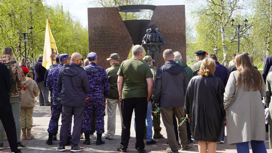 В Нарьян-Маре росгвардейцы поддержали патриотическую акцию в честь Дня ветеранов боевых действий