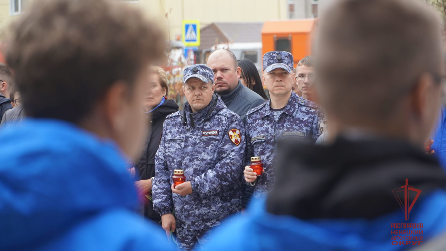 Росгвардейцы из Нарьян-Мара почтили память жертв теракта в школе Беслана