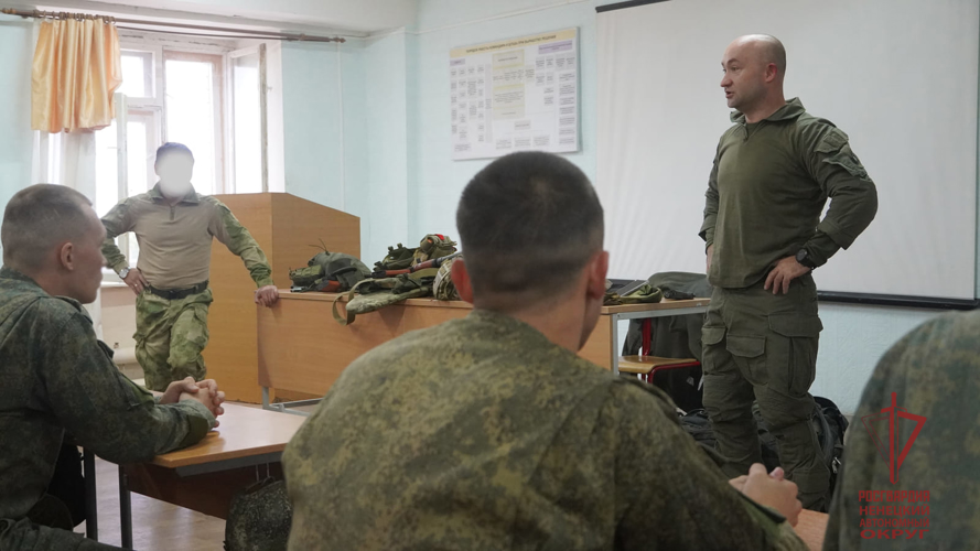 В Нарьян-Маре росгвардейцы и представители фонда «Защитники Отечества» проводят мастер-классы для бойцов СВО