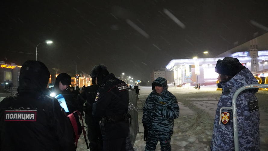 В НАО Росгвардия и полиция обеспечили безопасность более 2300 участников встречи Нового года