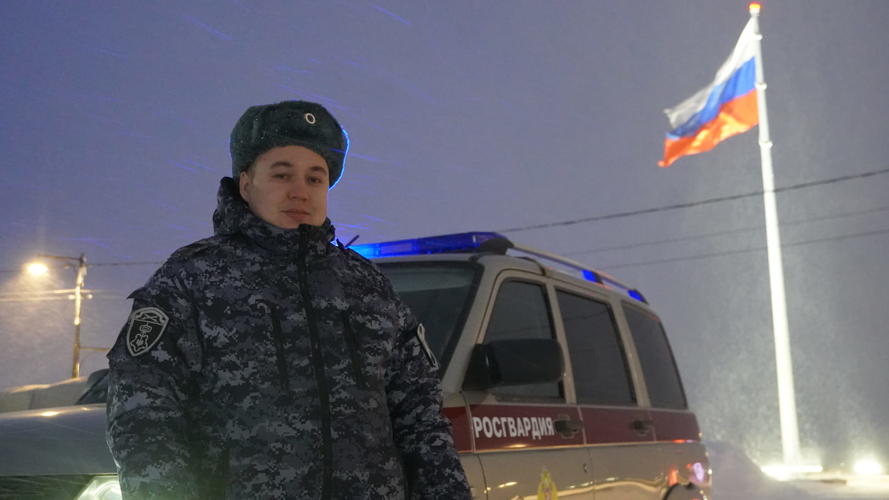 В Нарьян-Маре росгвардейцы разыскали беспомощного мужчину, которому грозила гибель от переохлаждения
