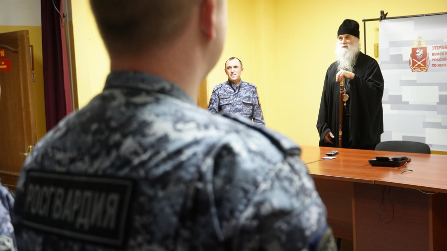В преддверии Крещения Господня православный епископ благословил росгвардейцев НАО на службу Отечеству
