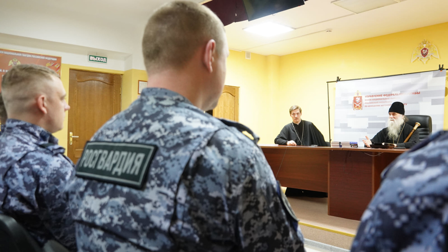 В преддверии Крещения Господня православный епископ благословил росгвардейцев НАО на службу Отечеству