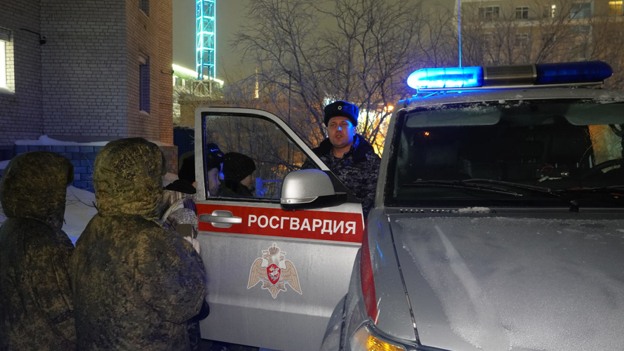 В Нарьян-Маре росгвардейцы провели мастер-классы для юных воспитанников «Гвардейской смены»