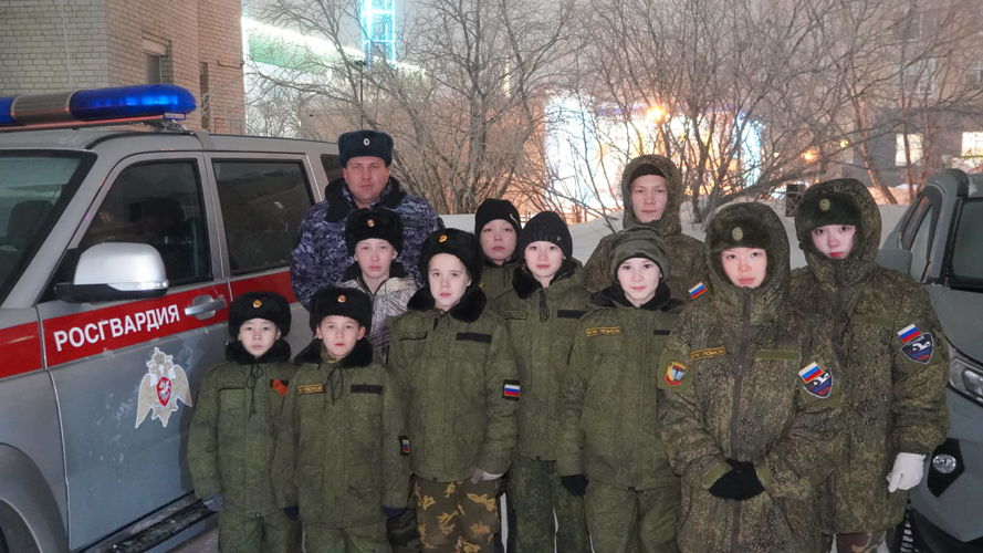 В Нарьян-Маре росгвардейцы провели мастер-классы для юных воспитанников «Гвардейской смены»