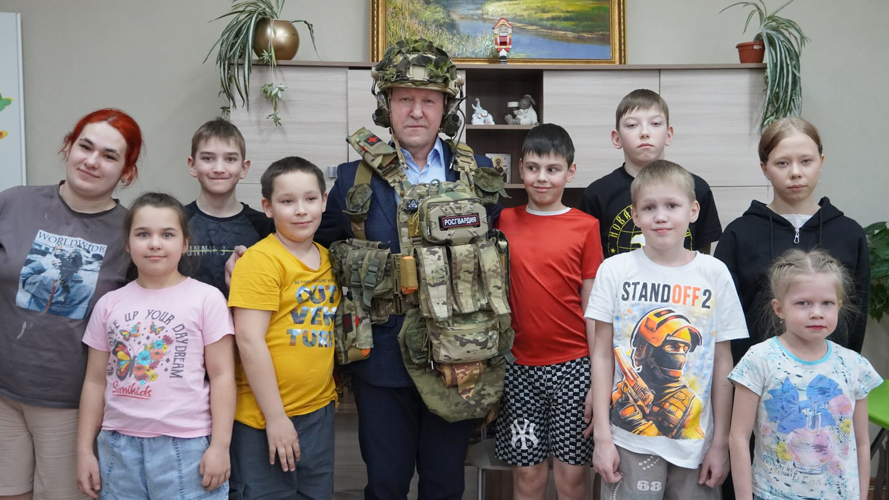 Росгвардейцы рассказали школьникам Нарьян-Мара историю воссоединения Крыма с Россией