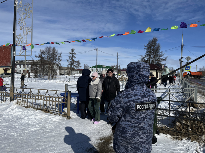 Росгвардия и полиция обеспечили безопасность более 2700 участников праздничных мероприятий в НАО