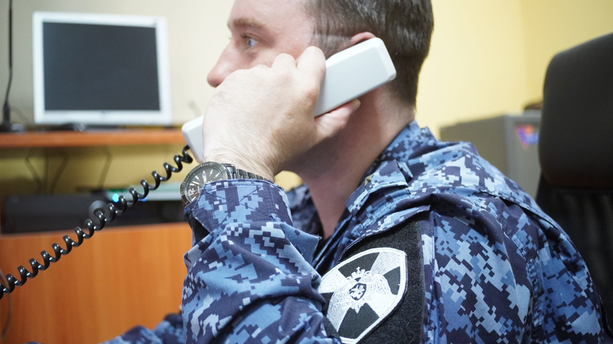В Ненецком автономном округе росгвардеец предотвратил пожар в многоквартирном деревянном доме