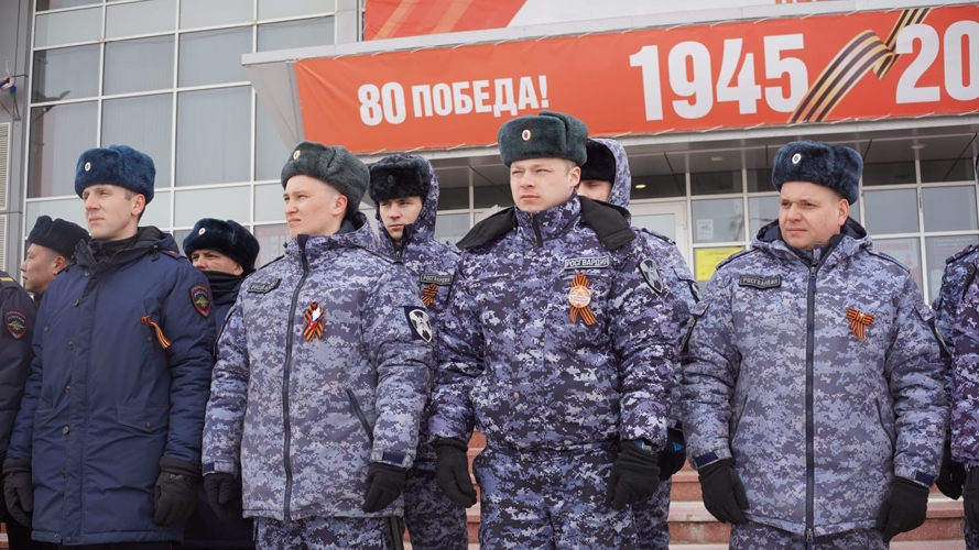 Росгвардия и полиция обеспечили безопасность более 5000 участников первомайского шествия в Нарьян-Маре
