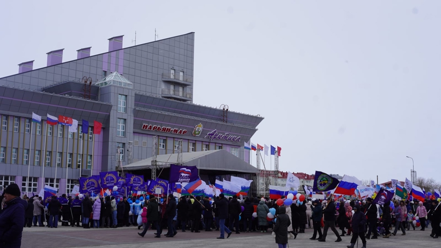Росгвардия и полиция обеспечили безопасность более 5000 участников первомайского шествия в Нарьян-Маре