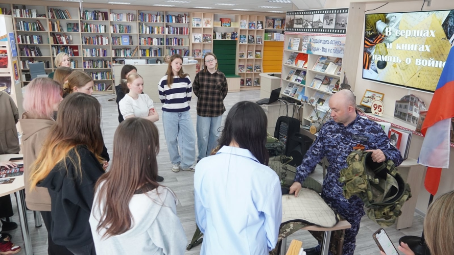 В Нарьян-Маре при поддержке Росгвардии провели интерактивное занятие для студентов