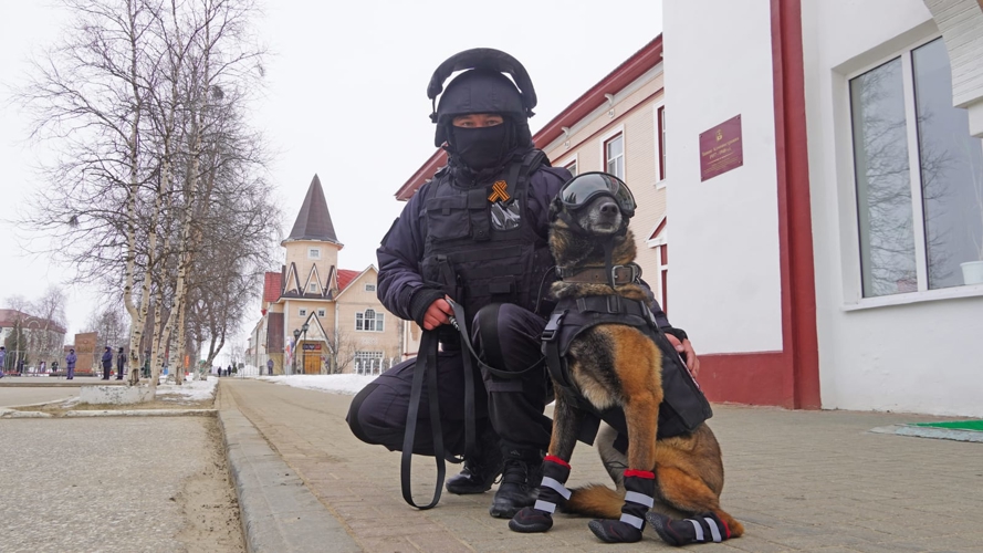 В Нарьян-Маре Росгвардия и полиция обеспечили безопасность более 5000 участников празднования Дня Победы