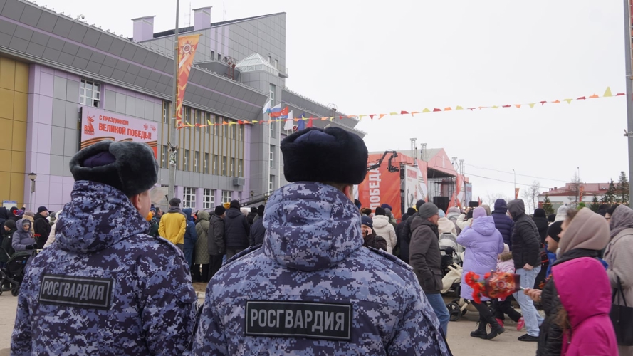 В Нарьян-Маре Росгвардия и полиция обеспечили безопасность более 5000 участников празднования Дня Победы