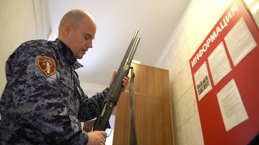 Жители Ненецкого автономного округа принесли в Росгвардию 34 ружья для участников СВО