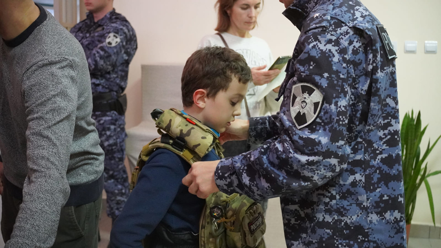 Интерактивную выставку Росгвардии на акции «Библионочь» в Нарьян-Маре посетили 1500 человек