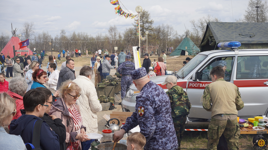 В Ненецком автономном округе росгвардейцы стали участниками гастрономического фестиваля «Битва мангалов»