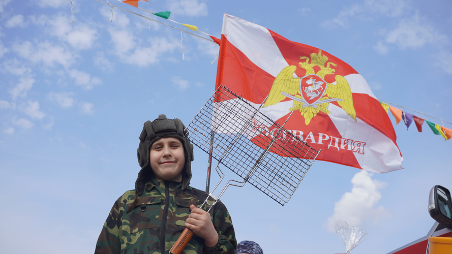 В Ненецком автономном округе росгвардейцы стали участниками гастрономического фестиваля «Битва мангалов»