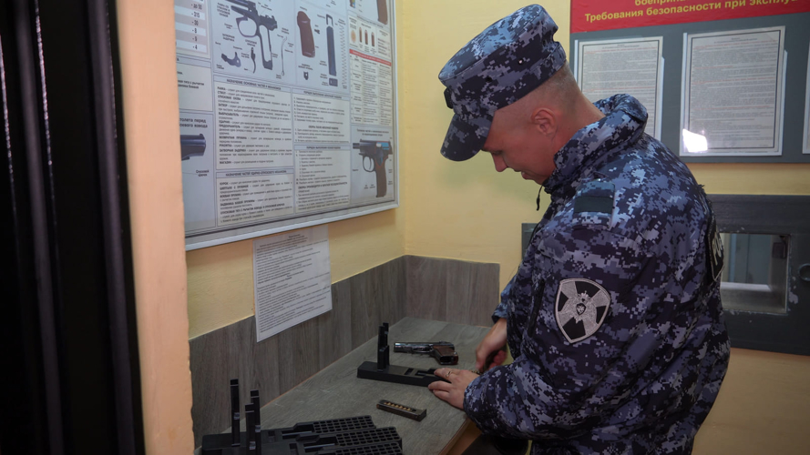 Минирование ТЦ и ножевое ранение – на какие сообщения выезжали автопатрули Росгвардии в НАО
