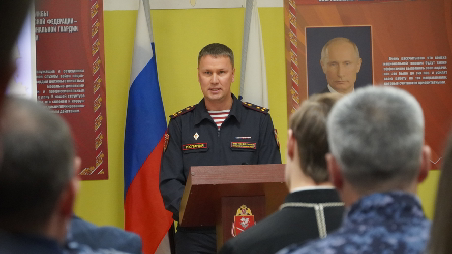 В Нарьян-Маре сотрудников вневедомственной охраны Росгвардии наградили за отличие в службе