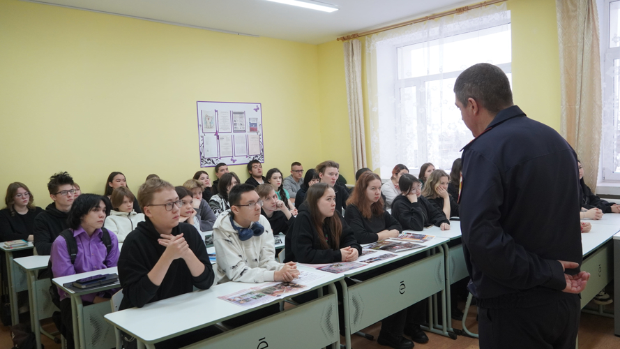 Росгвардия и ФСТИ НАО проводят комплекс интерактивных занятий для молодёжи в честь Дня призывника