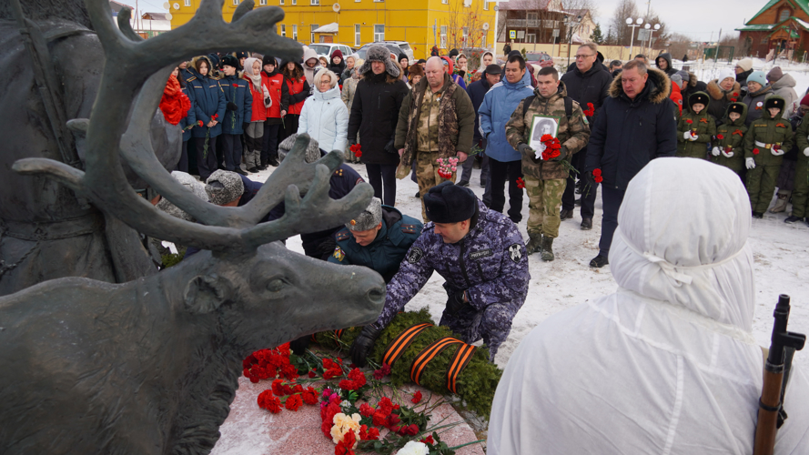 В Нарьян-Маре Росгвардия и полиция обеспечили безопасность более 100 участников Дня памяти оленно-транспортных батальонов