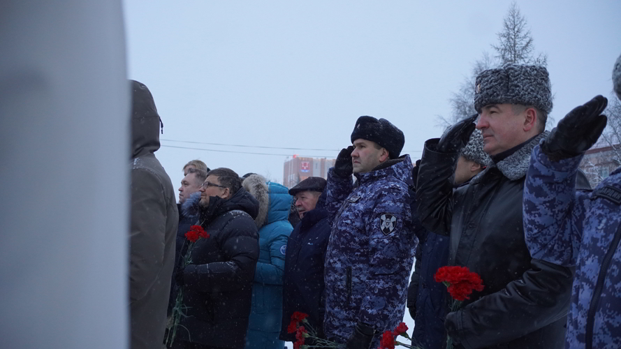 Росгвардия и полиция обеспечили безопасность более 600 участников празднования Дня Героев Отечества в НАО