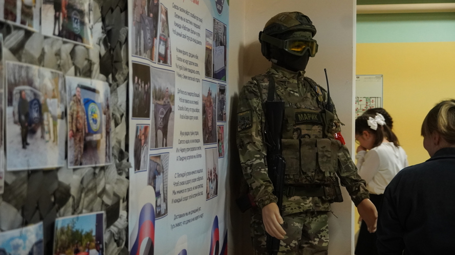При поддержке Росгвардии в НАО открыли уникальную музейную экспозицию бойцов и волонтёров СВО
