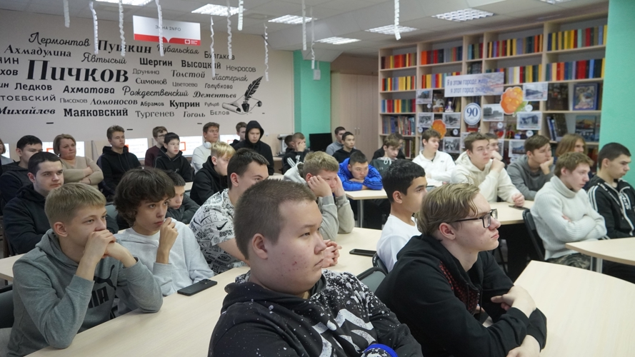 Посетителям Ненецкой центральной библиотеки рассказали о героях Росгвардии