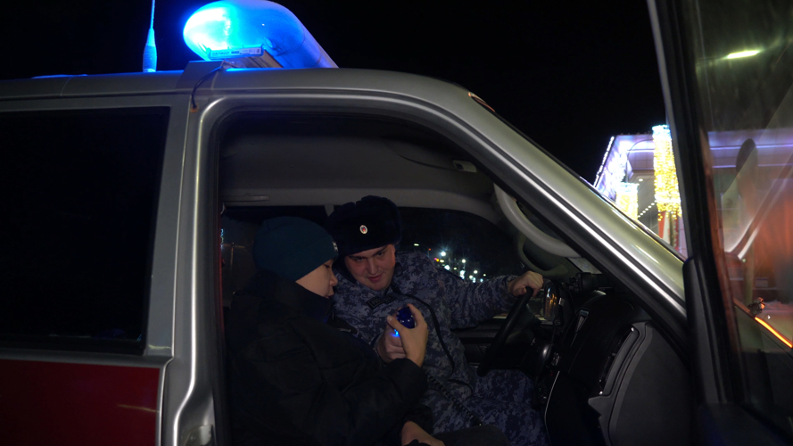 «Ёлка желаний»: В Нарьян-Маре росгвардейцы исполнили новогоднюю мечту воспитанников детского дома