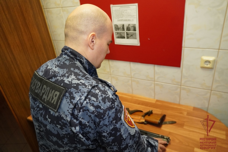 Первый в 2026 году житель Ненецкого автономного округа передал в Росгвардию ружьё для нужд СВО