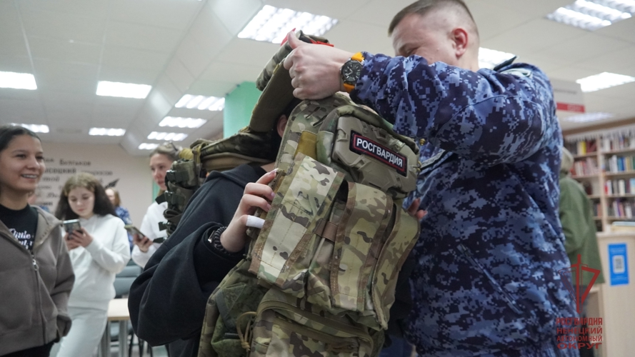 В Нарьян-Маре участникам проекта Росгвардии и библиотеки Пичкова рассказали о блокаде Ленинграда