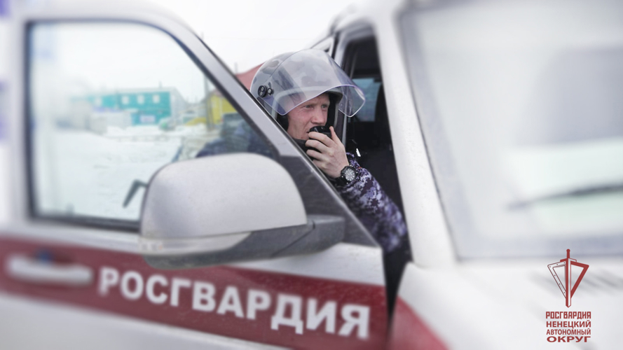 В Нарьян-Маре росгвардейцы помогли вызволить пятерых школьников из застрявшего лифта