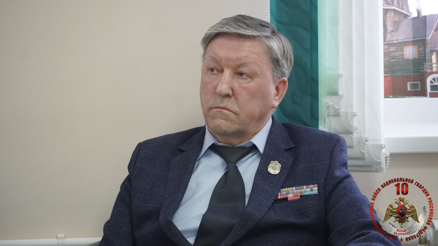 «Афганистан – живая память»: В Нарьян-Маре росгвардейцы и библиотекари провели занятия для студентов