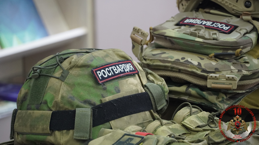«Афганистан – живая память»: В Нарьян-Маре росгвардейцы и библиотекари провели занятия для студентов